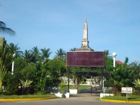 Lapulapu Monument