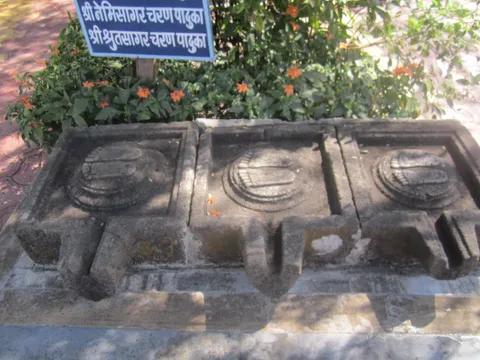 108 Kumbhojgiri Parshvnath Jain Tirth