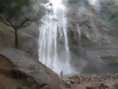 Aagaya Gangai water falls
