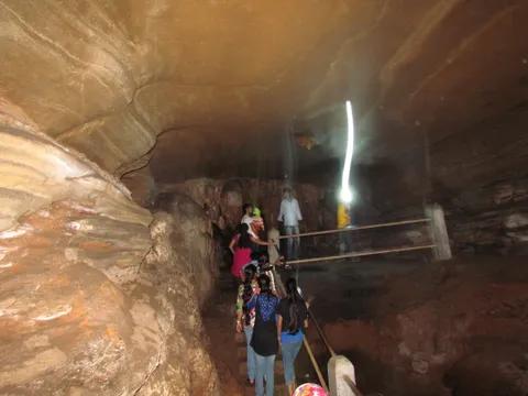 Kotamsar Caves